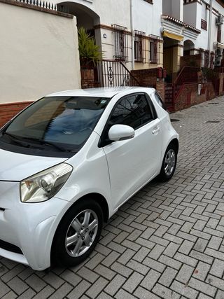 Toyota iQ 2010