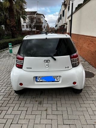Toyota iQ 2010