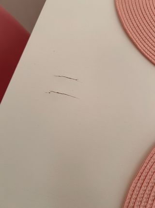 Mesa de comedor blanca de madera