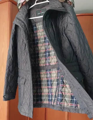 Chaqueta acolchada talla 42.