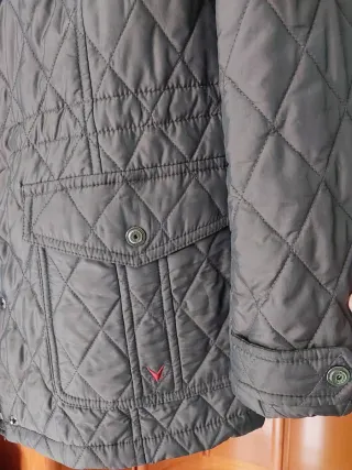 Chaqueta acolchada talla 42.