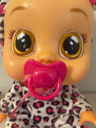 Muñeca Bebé Llorón Pijama Leopardo