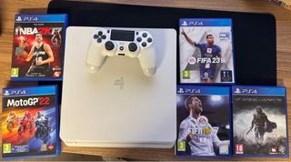 PS4 Blanca con Mando y 5 Juegos