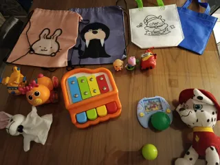 Lote de juguetes varios todo lo que se ve