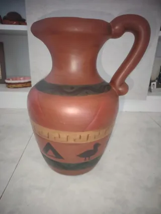 Jarrón de terracota decorado