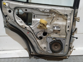 PUERTA TRASERA IZQUIERDA MITSUBISHI MONTERO (V60/