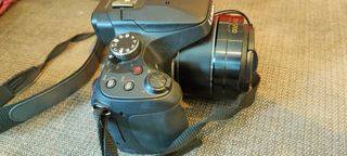 Cámara Panasonic Lumix FZ83 60x Zoom