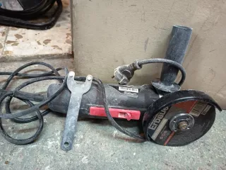 Herramientas y utensilios variados.