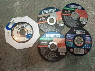 Herramientas y utensilios variados.