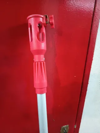 Herramientas y utensilios variados.