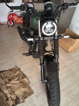 Macbor Rockstar Flat 10600km. Año 2023.