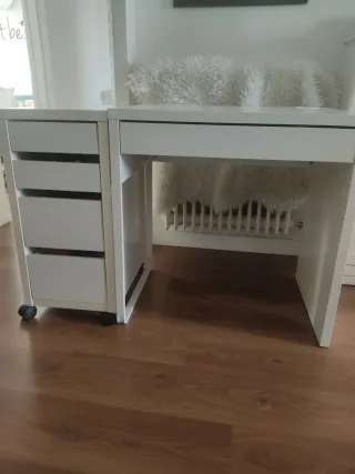 Mesa y cajonera Ikea blanca