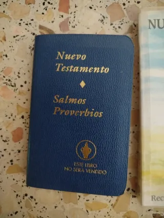 Nuevo Testamento: Primera Comunión