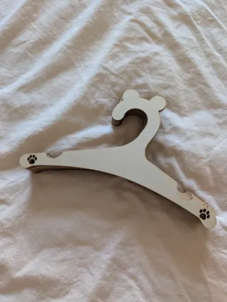 14 Perchas de bebé de madera con huella de patita