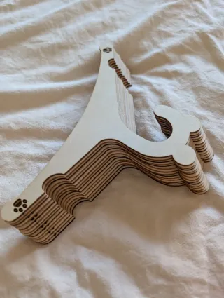 14 Perchas de bebé de madera con huella de patita