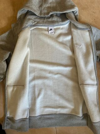 Chaqueta Nike Gris con Cremallera