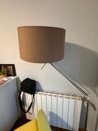 Lámpara de pie articulada metal y tela