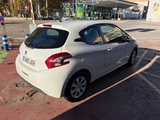 Peugeot 208 2015