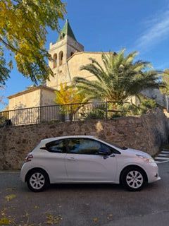 Peugeot 208 2015