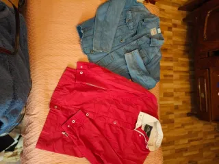 Lote de ropa de más de 20 kilos de peso