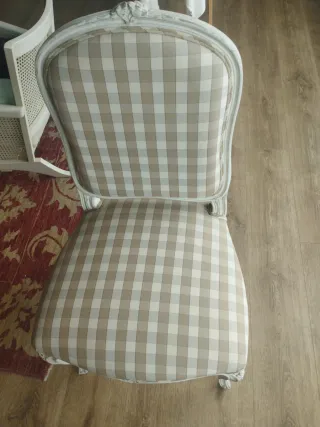 4 Sillas de comedor a cuadros