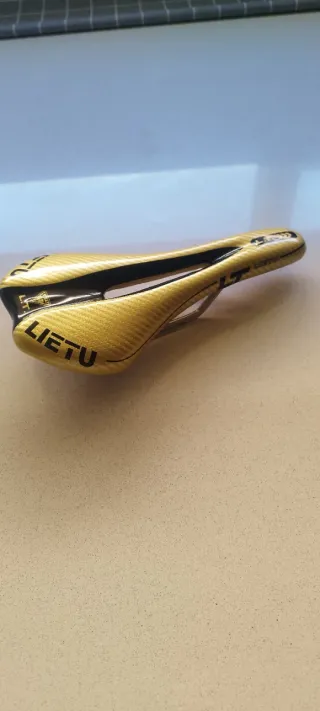 Sillín Bici LIETU Dorado Carbono