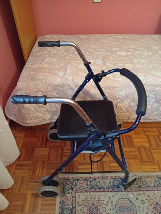 Andador para mayores con asiento