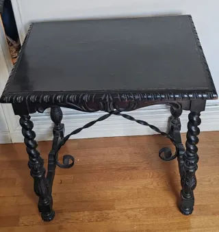 Mesa auxiliar antigua castellana patas salomónicas