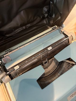 Máquina de escribir Olivetti Studio de Luxe