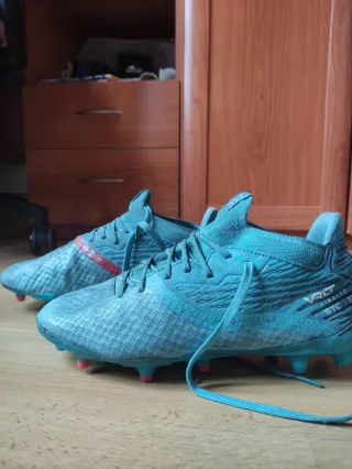 Botas Fútbol Viralto III FG Flamingo