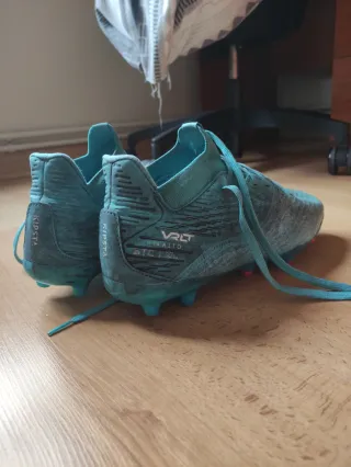 Botas Fútbol Viralto III FG Flamingo