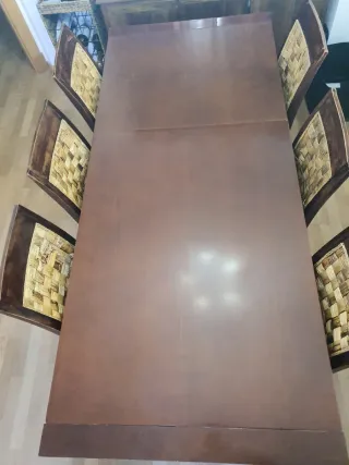 Mesa comedor extensible, aparador y 6 sillas