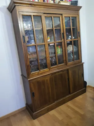 Mesa comedor extensible, aparador y 6 sillas