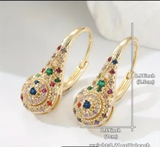 Pendientes 3 modelos plateados y dorados.