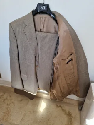 Traje versace de chaqueta y pantalón gris