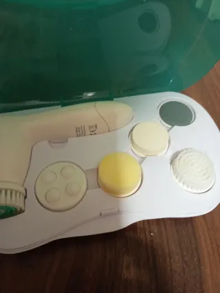 Limpiador facial eléctrico con accesorios