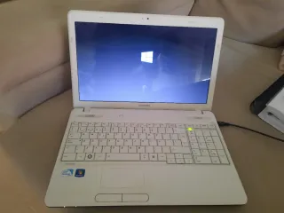 Portátil Toshiba Blanco