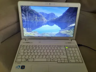 Portátil Toshiba Blanco