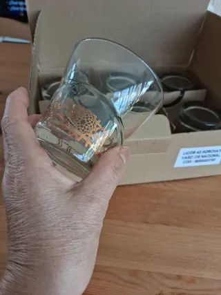 Juego 6 Vasos Diseño Dorado