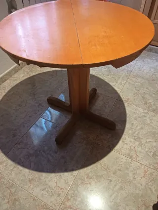 Mesa camilla redonda de madera