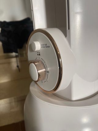 Ventilador torre sin aspas blanco y dorado 65w.