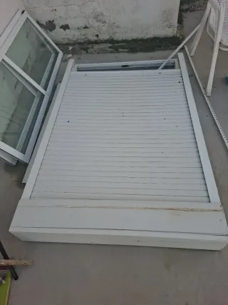 Ventana aluminio con persiana