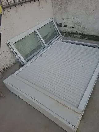 Ventana aluminio con persiana