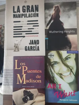Libros variados en temática