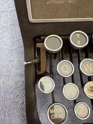 Máquina de escribir Hispano Olivetti Studio 46