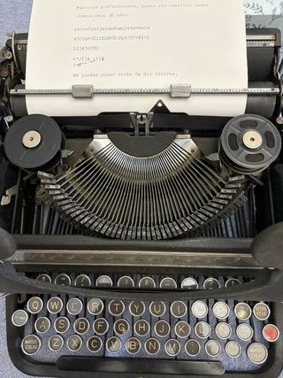 Máquina de escribir Hispano Olivetti Studio 46