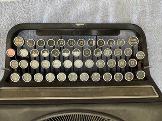 Máquina de escribir Hispano Olivetti Studio 46