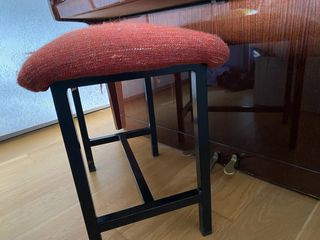 Piano vertical Schimmel + sillín acolchado