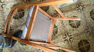 Mesa de cocina y 2 sillas