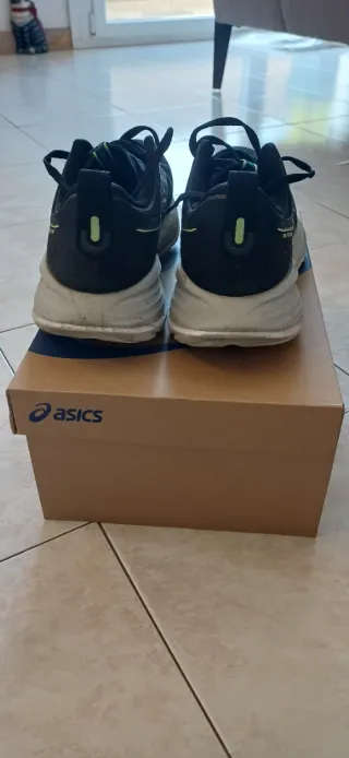 Asics Gel-Cumulus 27 Nero/Giallo